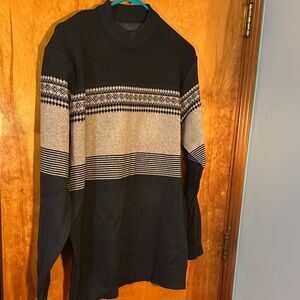 Men's Black and Gray Patterned Sweater